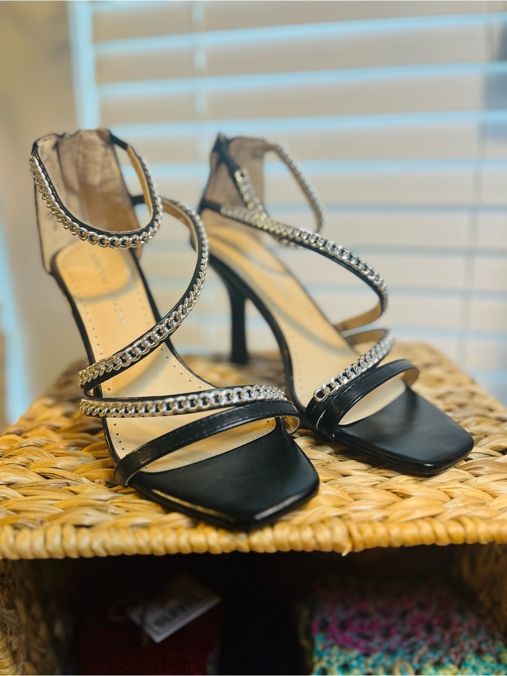 Adriennne Vittadini Women's Black Strappy Chain-Heel Sandals Sz 9m